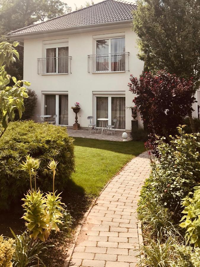 Pastel Guesthouse Balatonfured Exterior photo